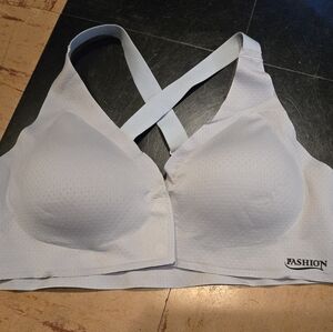 Fashion Light Gray Bra with Cross Straps Misses Size XL like New